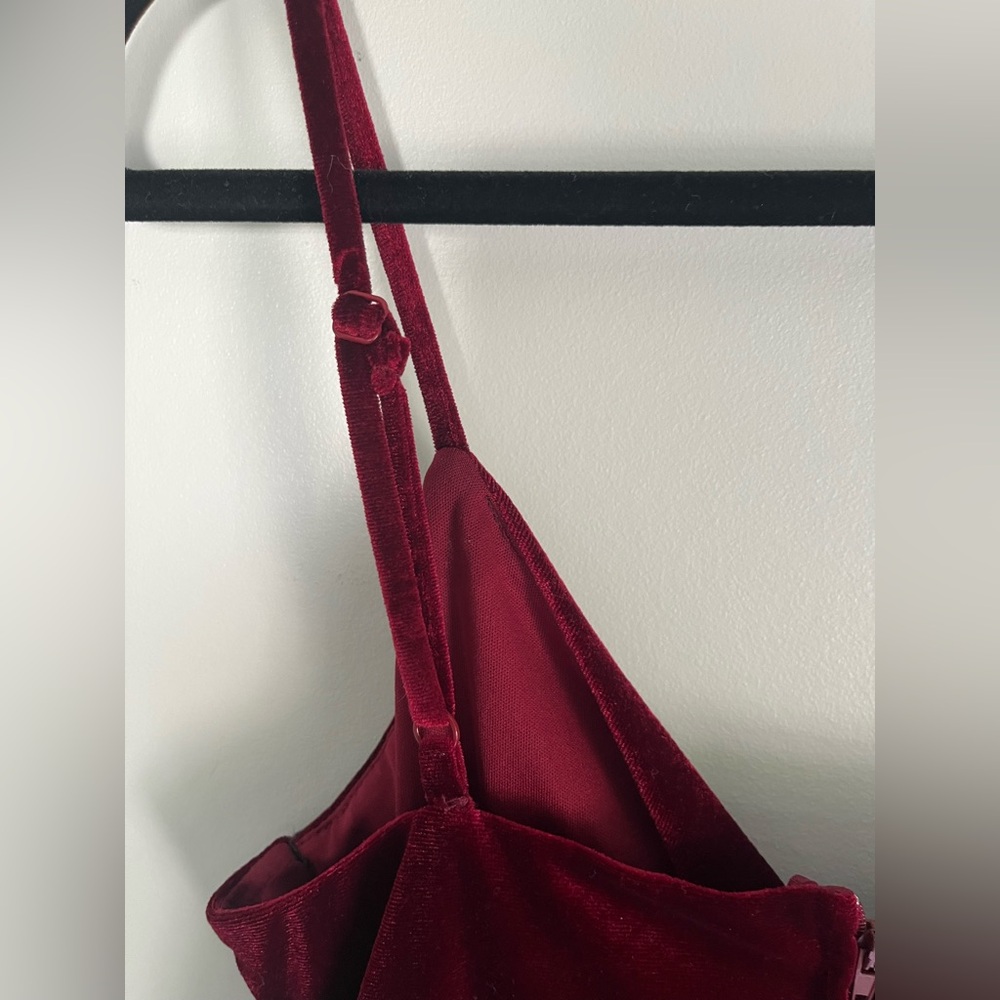 B Darlin- Red Velvet Dress - Picture 4 of 5
